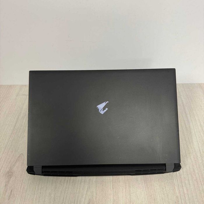 Gigabyte Aorus 15P XD	 240Hz i7 11800H 16Gb SSD 1Tb RTX 3070