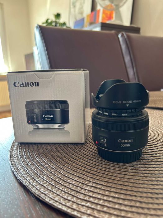 Canon EOS 77D + 50mm f/1.8 STM + dodatki. Zadbany, gotowy do pracy!
