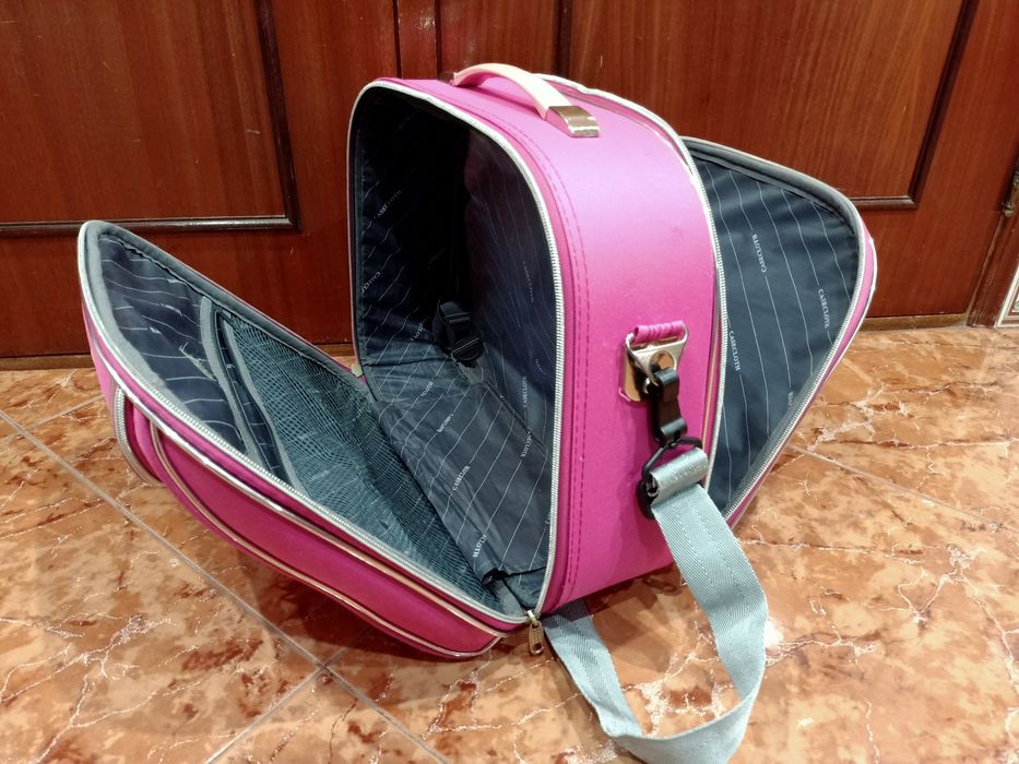 Mala malas neceser tiracolo frasqueira de viagem casa quarto apartamento vivenda carro cozinha escritório gabinete sala.