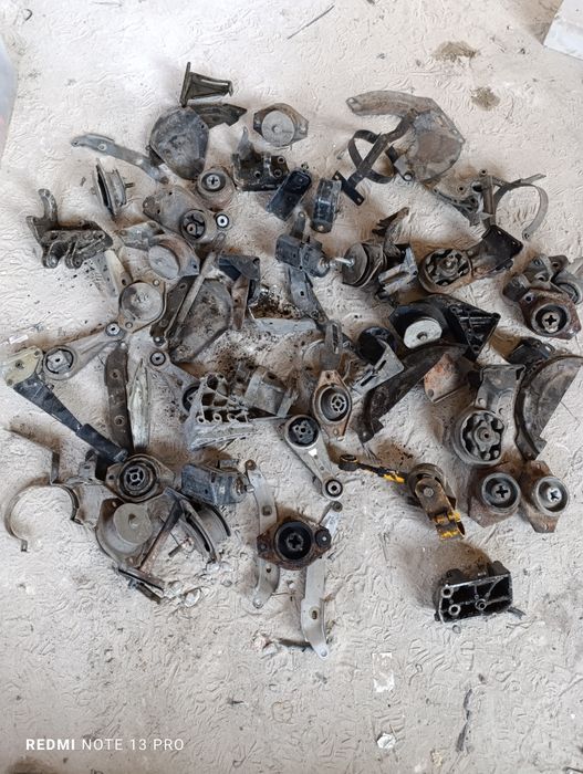 Кронштейн подушка ваз 2110 2111 2112 приора.