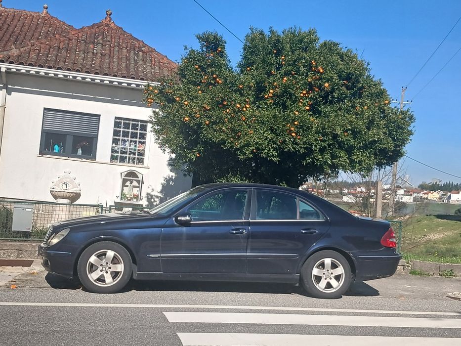 Mercedes à Elegance E 200
