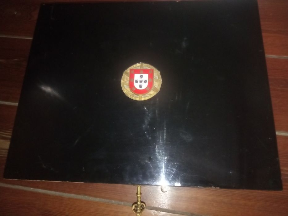 Caixa antiga para moedas