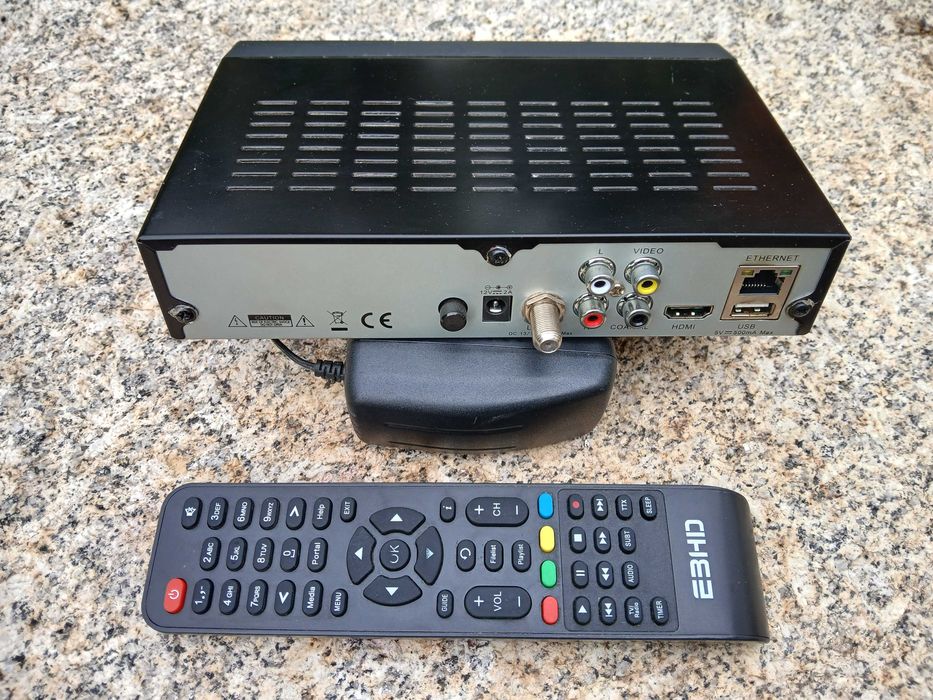 Receptor Box TV Satélite DVB-S2 Enigma2 - Extremebox E3HD - como novo!