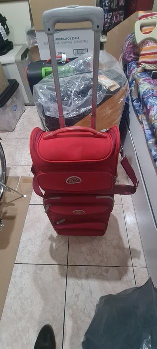 Mala viagem pequena com necessair.