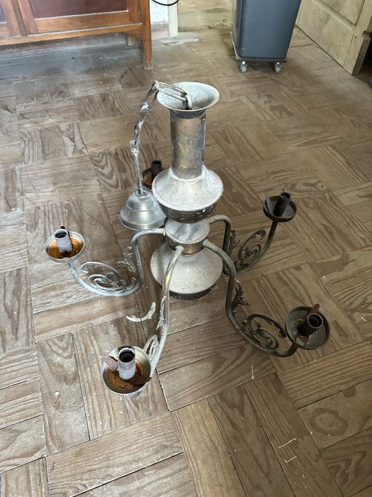 Candelabro antigo de teto