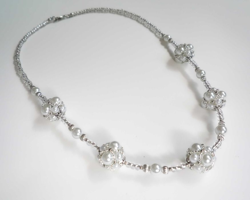 Комплект сережки та колье , біли перлини Preciosa, handmade