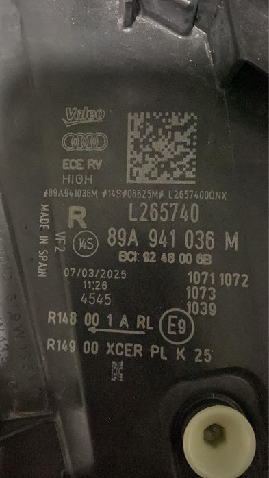 Otica direita audi Q4 Etron 2025