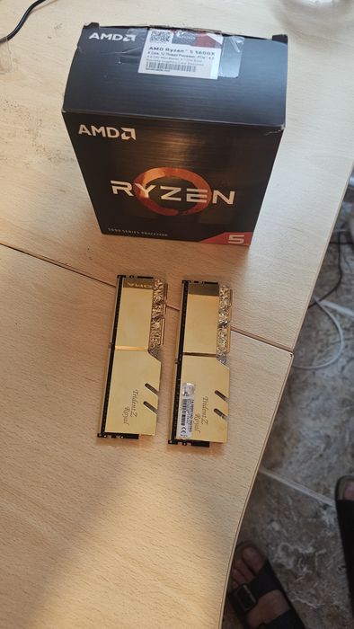 ASUS ROG Crosshair VII Hero + AMD Ryzen 5 5600X + 16gb Trident Z DDR4 36000