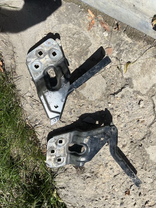 Петлі капота туарег NF