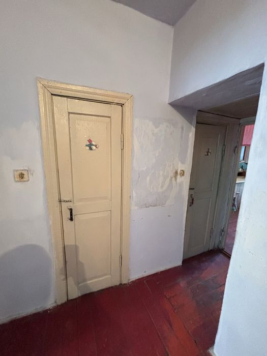 р 2-кімнатна квартира на 1 поверсі — зроби ремонт на свій смак!