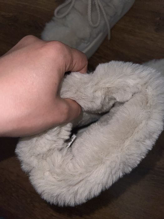 Ботинки меховые бежевые