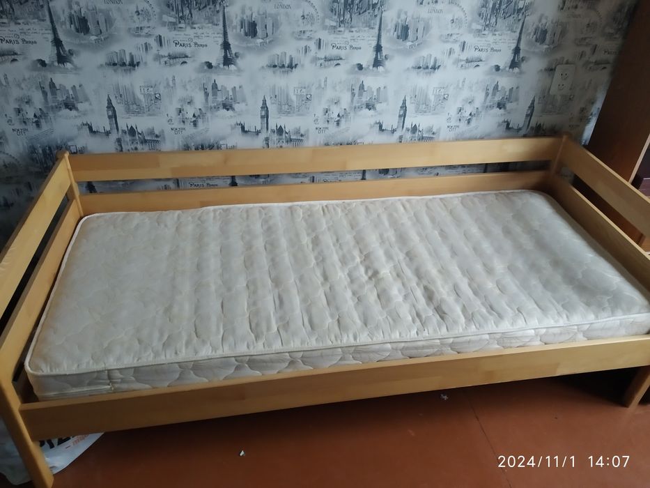 Кровать бук с матрасом підліткова,дитяча
