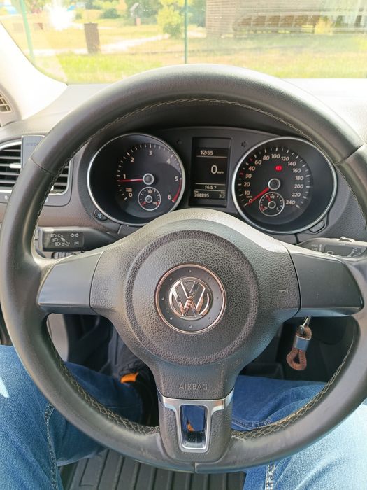 Продам авто Volkswagen Golf 6 (2011) — 1.6 TDI, механіка