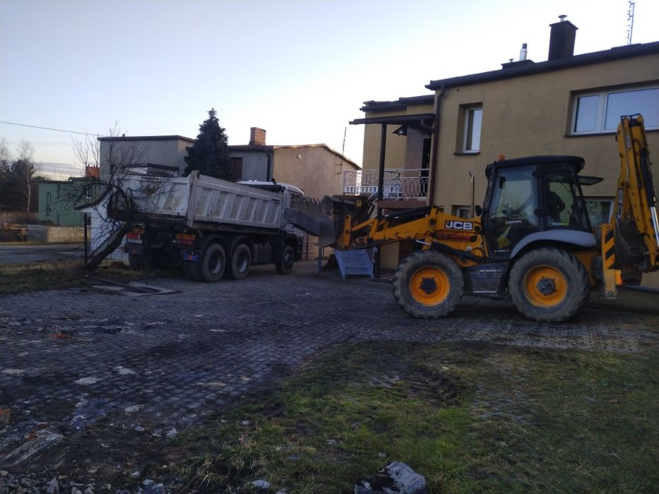 Wywóz: glina, korzenie, gałęzie, ziemia, gruz