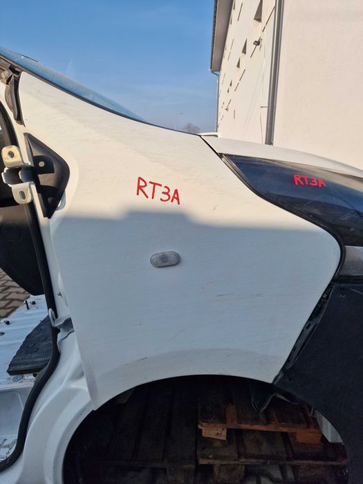 Przód Kompletny Opel Vivaro B – Maska Zderzak Lampy Pas RT3A