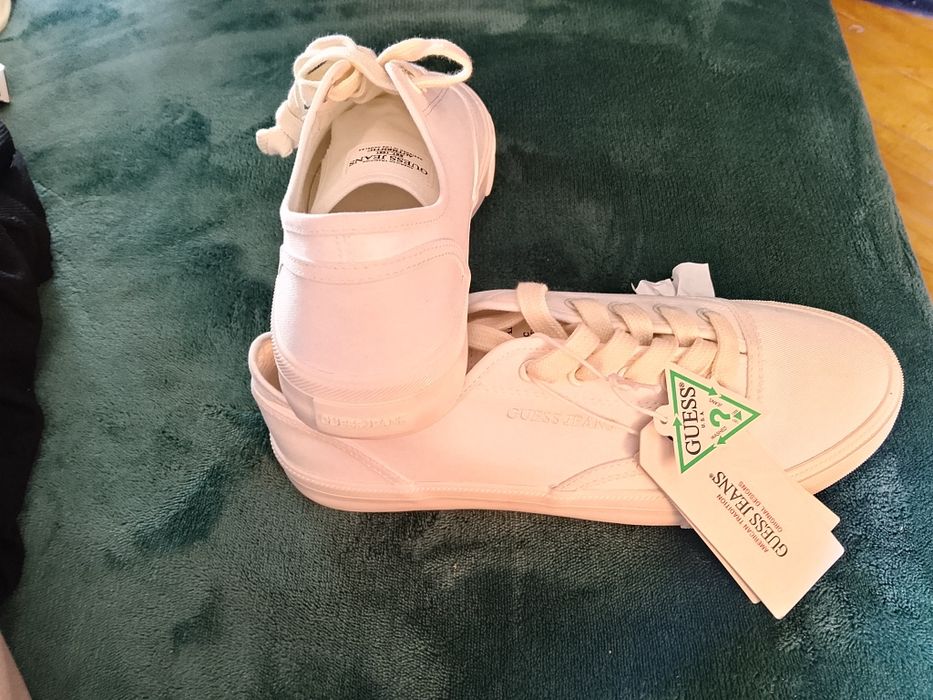 Buty damskie  Guess