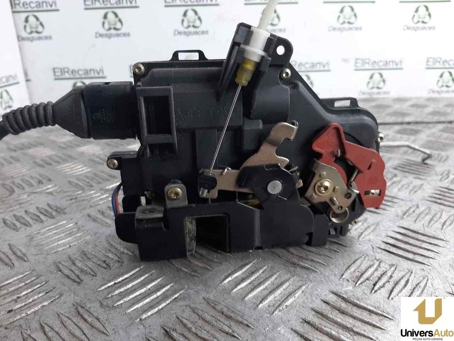 FECHADURA PORTA FRONTAL DIREITA AUDI A4 2002 -8E1837016C