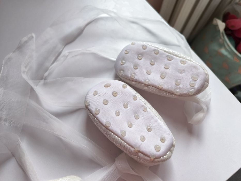 Святкова пишна сукня на рочок+пов'язка і балеточки