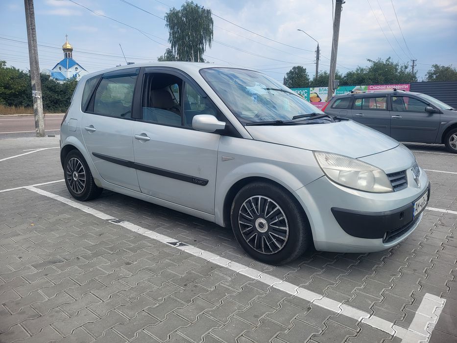 Renault Scenik      .