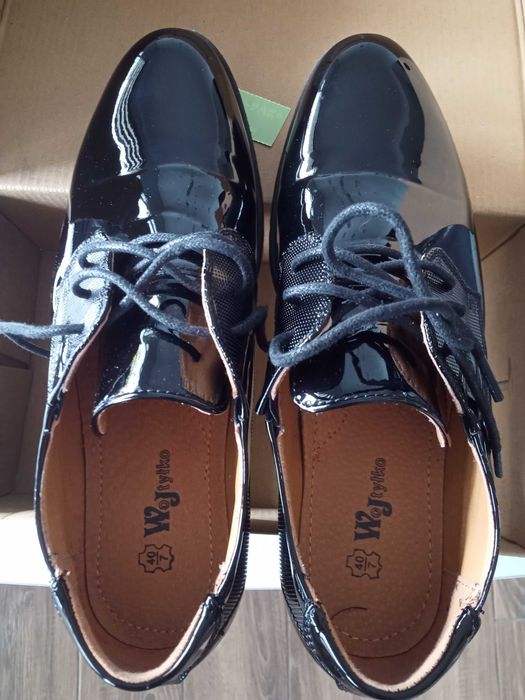 Buty komunijne półbuty lakierowane skórzane wkładki