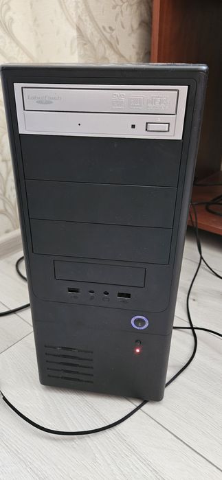 Стаціонарний комп'ютер на Intel core I3 540 оперативна 8 Гб.