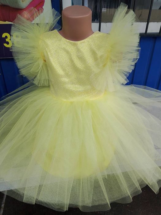 Жовта,блискуча,нідна сукня ,сукні до свята весни
