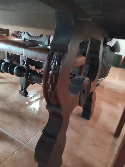 Mesa e 6 cadeira madeira mogno