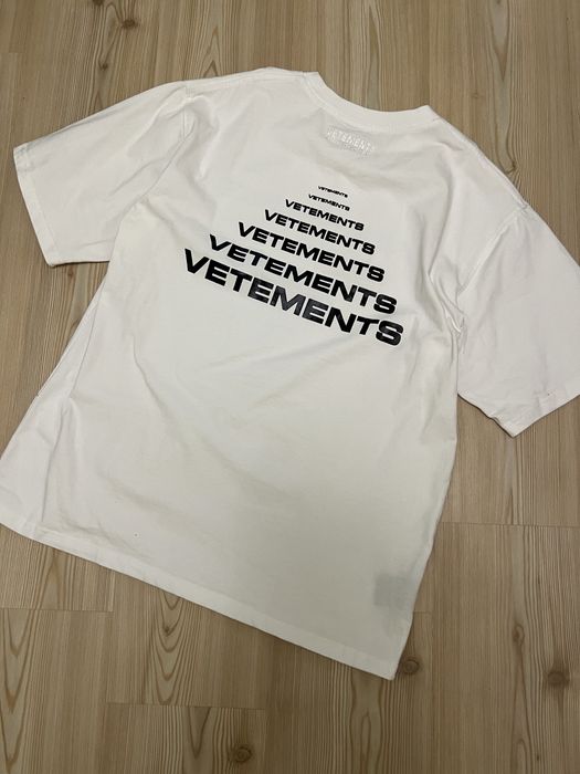 Новая футболка Vetements