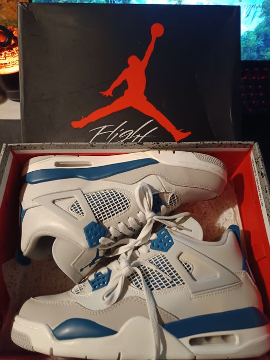 Air Jordan 4 Retro