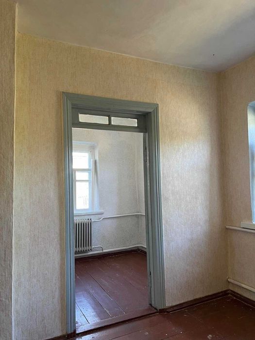 Продається затишний будинок у мальовничому селі Коробівка.