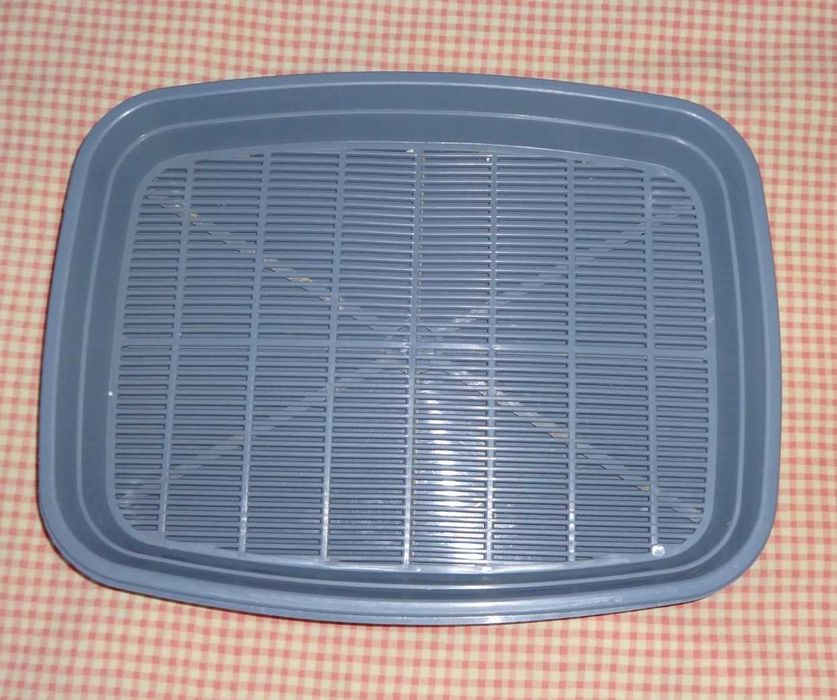 глибокий туалет із сіткою