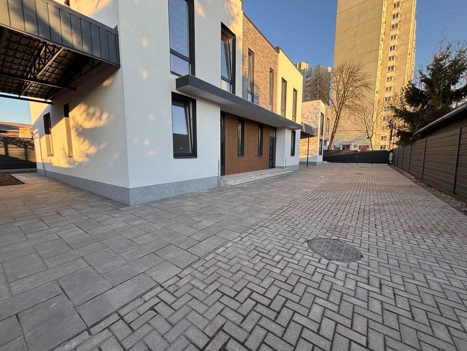 Продам будинок в центрі Броварів, з газом та центр.комунікаціями