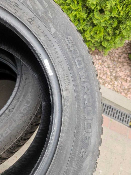 Шини 205/65 R16 95H Nokian Snowproof 2