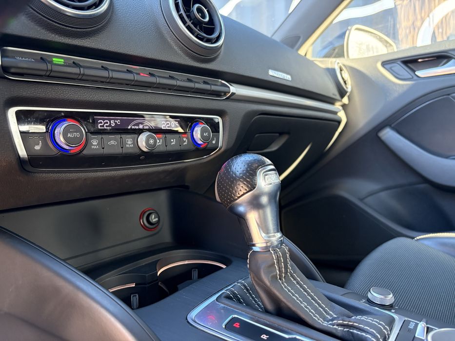 Audi A3 e-tron Sportback  Sline Plug-in