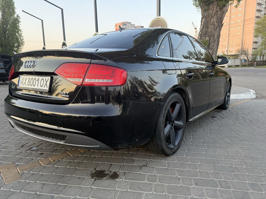 Audi A4 B8 Quattro 2.0 TFSI 211 к.с. Автомат  Продам Audi A4 B8 Quattro 2011 року.
