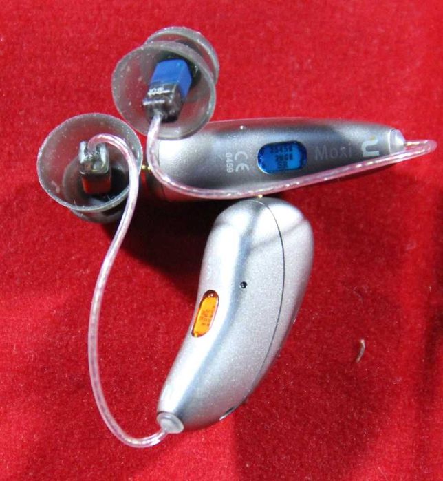 Слуховой аппарат премиум-класса Unitron Moxi S7-R комплект НОВЫЙ