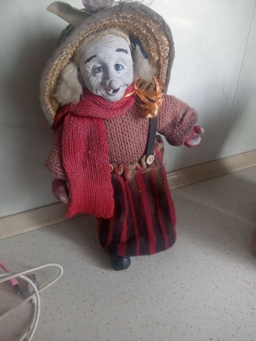 Stara lalka figurka