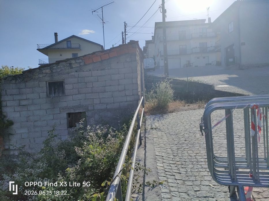 Casa a restaurar freguesia e da Guarda alfarazes
