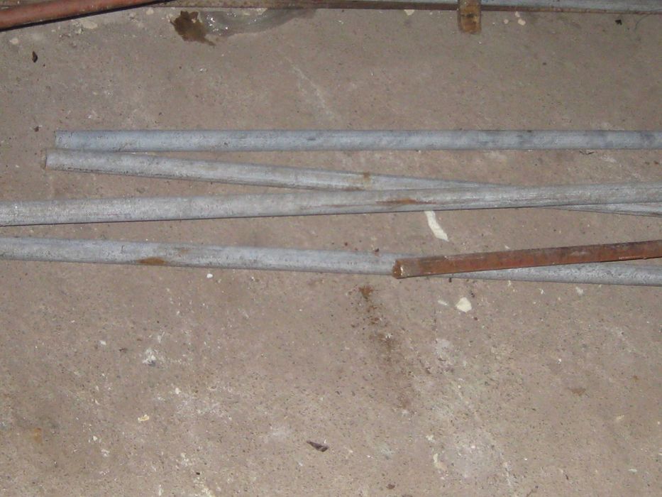 Трубы     оцинкованные      , алюминиевый уг. вязальная проволока.