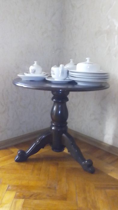 Стол журнальный из массива бук,