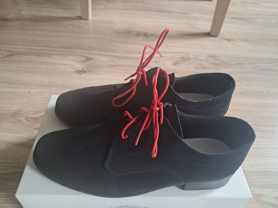 Buty chłopięce komunijne
