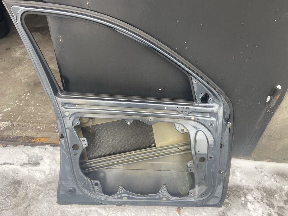 Передня дверка ( водія ) Skoda Octavia A5 Шкода А5