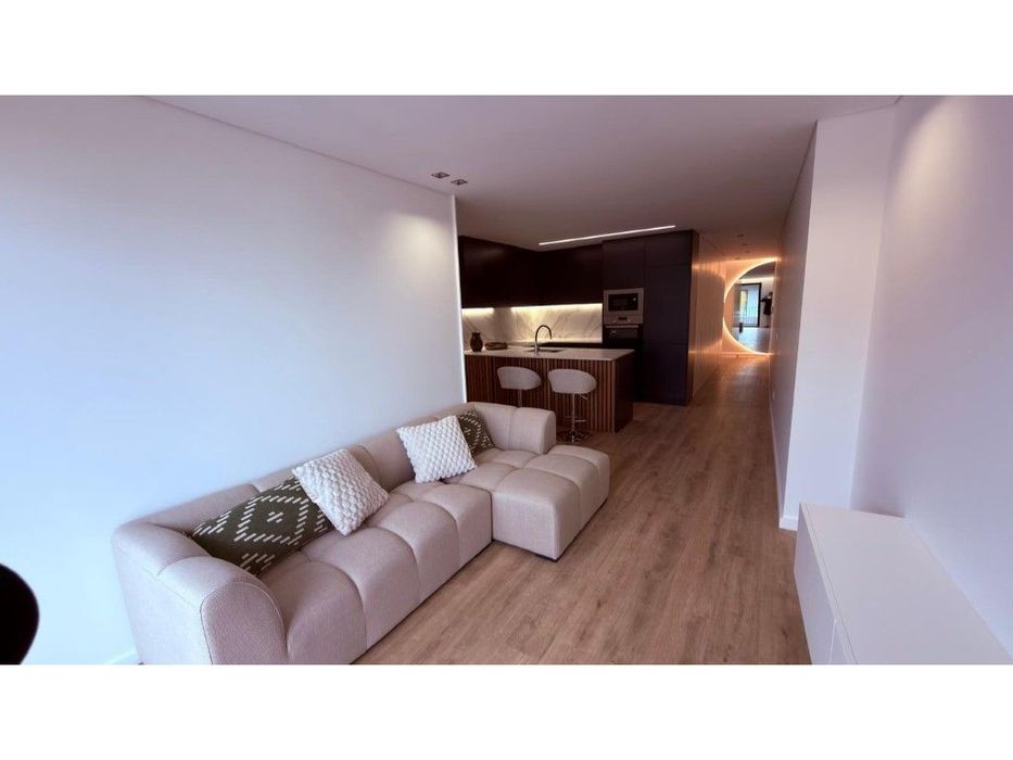 T1 renovado totalmente equipado e mobilado