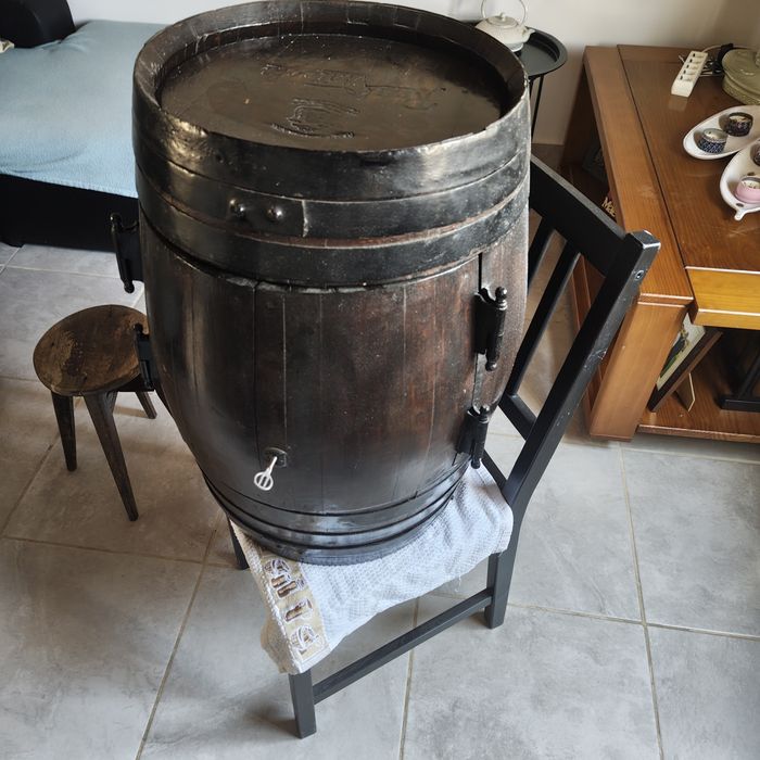 Mini barril antigo mas em excelente estado muito raro original porto Barros com mais de 100 anos ...