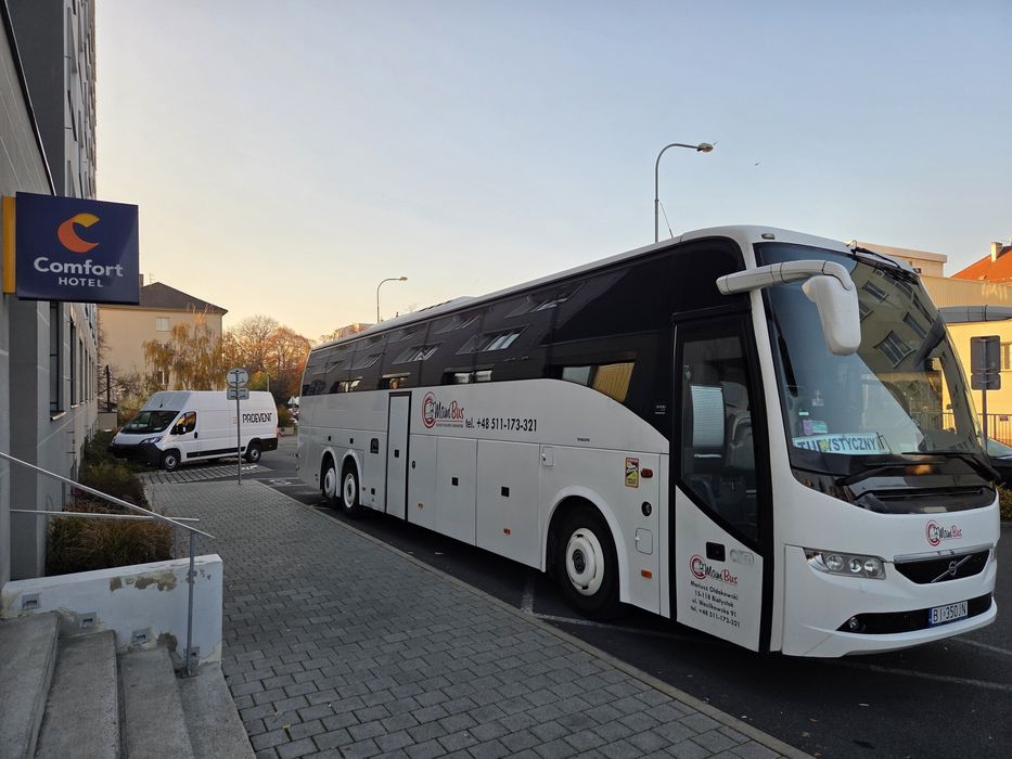 Przewóz Transport Osób Wynajem Autokarów