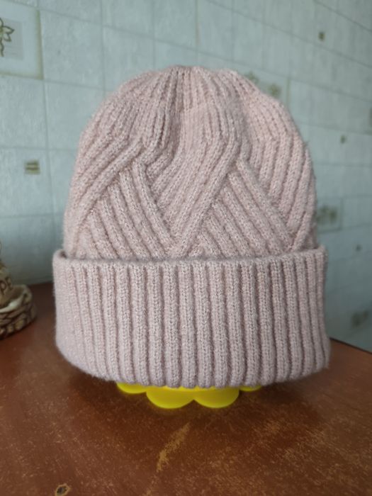 Теплая зимняя шапочка