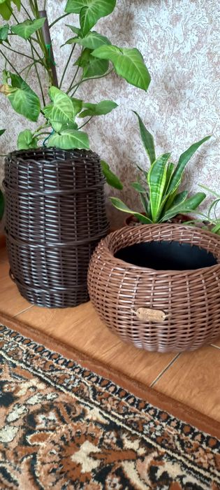 Кашпо зі штучного ротангу