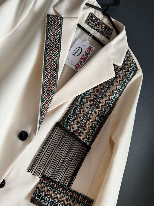 Вишитий жакет, піджак український,