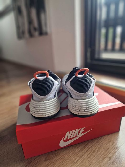 buty Nike Air Max 2090, roz. 41, wielokolorowe