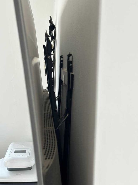 Smart TV de 55 polegadas + suporte de parede Smart TV + Wall Mount